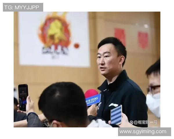 刘维伟：瀚森早上8点到球馆做力量训练 他和克林根非一组一起训练